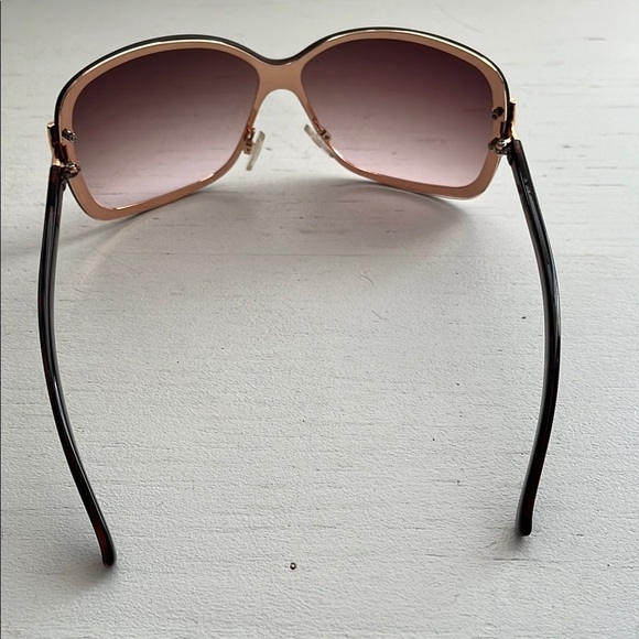 SAM EDELMAN Metallic Rose Gold Oversized Frame Sunglasses - Picture 7 of 10